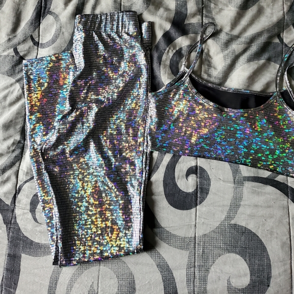 Fashion Nova holographic pant set - Picture 2 of 5